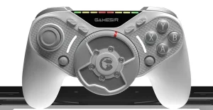 GameSir presenta il controller Swift Drive con un innovativo mini volante integrato.