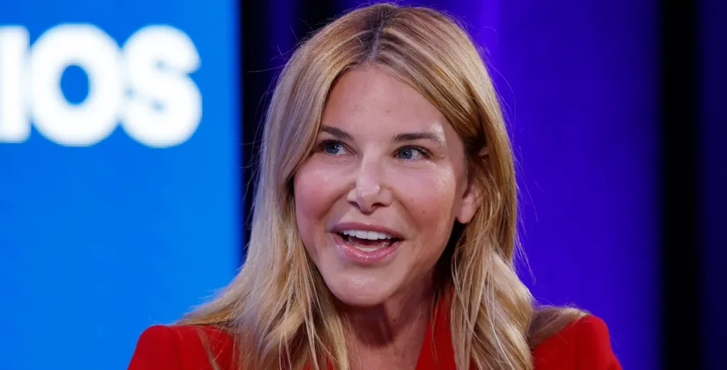 OpenAI Accoglie Denise Dresser come Chief Revenue Officer OpenAI ha annunciato l'ingresso di Denise...