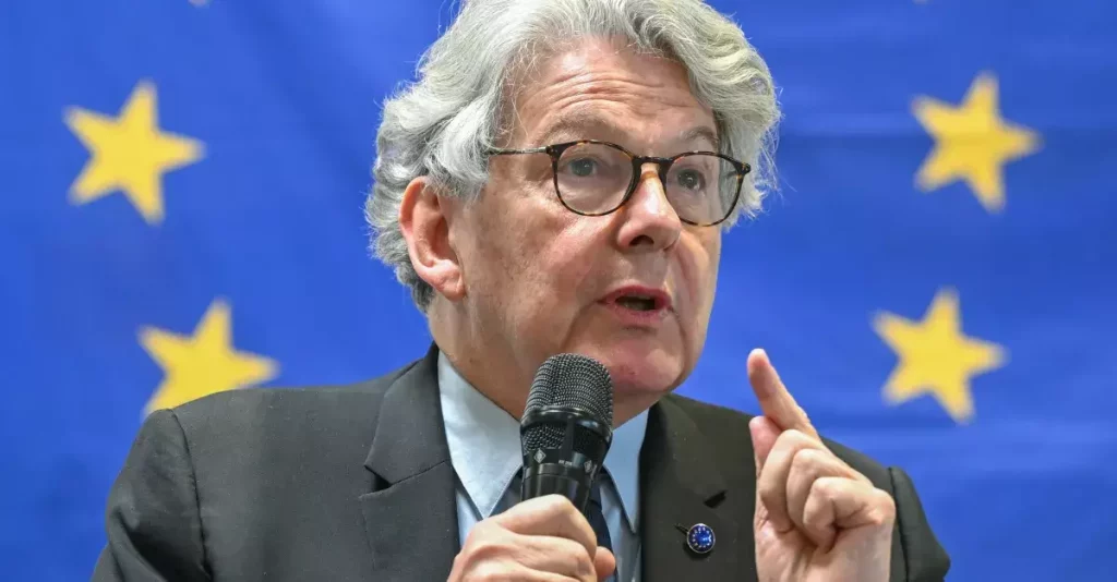 L’amministrazione Trump vieta l’ingresso negli Stati Uniti a cinque persone per moderazione contenuti online.