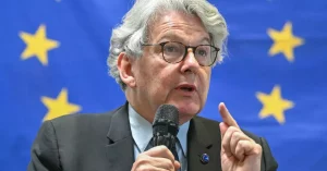 L’amministrazione Trump vieta l’ingresso negli Stati Uniti a cinque persone per moderazione contenuti online.