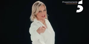 Stasera, lunedì 15 dicembre 2025, va in onda la seconda semifinale del Grande Fratello 2025, uno...