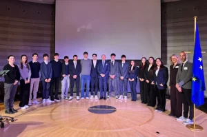 Studenti liguri in visita al Parlamento Europeo dopo la vittoria nella Hackathon di Bruxelles.