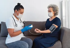 Nuove linee guida pressione sanguigna per anziani: cosa cambia nel 2024