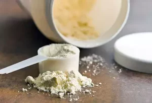 Creatina: benefici principali e possibili effetti collaterali da conoscere