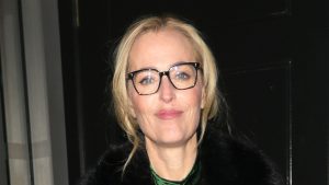 Gillian Anderson e il suo stile unico al Gala di War Child In un periodo in cui i vestiti in velluto...