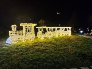 Il Magico Natale a Messina: Luminarie e Nuove Iniziative Messina si prepara a festeggiare il Natale...