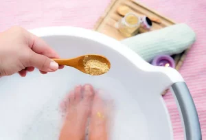 10 semplici passi per eseguire un trattamento spa per i piedi Scopri come realizzare un trattamento...
