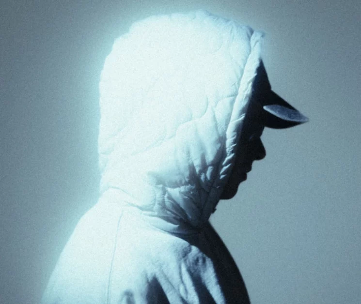 Esce oggi il video di “paradiso”, il nuovo singolo di prima stanza a destra per Sugar Music...