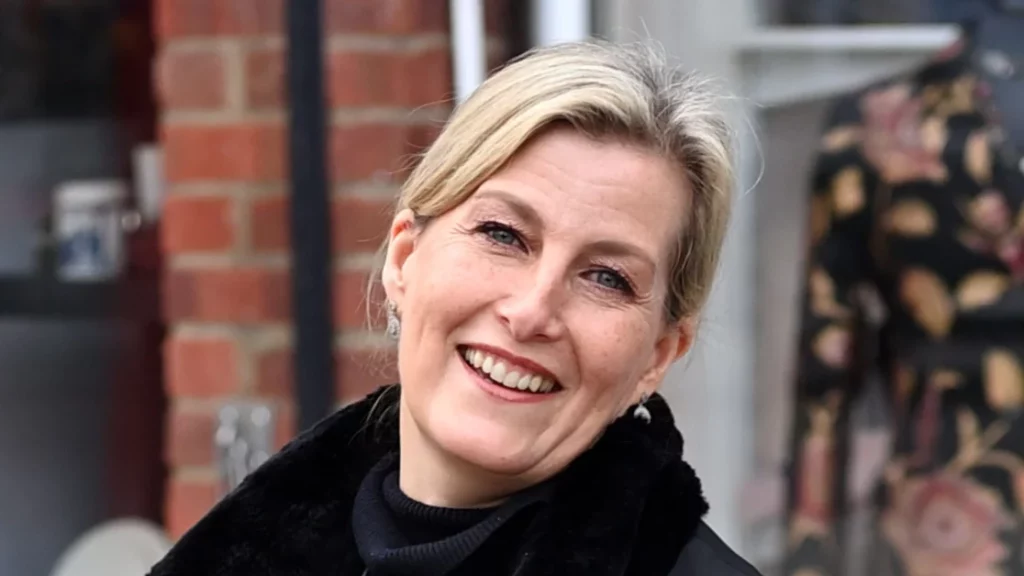 Duchessa Sophie: come indossare un gilet elegante per un inverno raffinato.