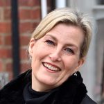 Duchessa Sophie: come indossare un gilet elegante per un inverno raffinato.