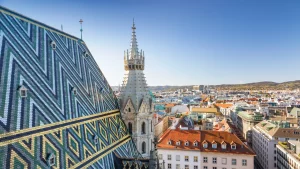 Vienna: Un'Esplorazione Oltre il Barocco Vienna è spesso percepita come una meraviglia periwigged...