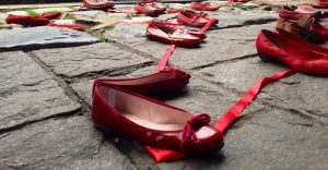 Scandalo al liceo di Lucca: scritte offensive trovate nel bagno, la preside interviene subito