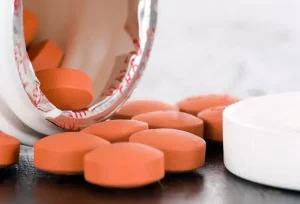 Tylenol vs Ibuprofene: Qual è più efficace per i diversi tipi e cause di emorroidi?