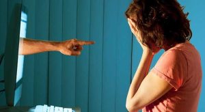 Basta colpire la scuola: il Manifesto difende dignità di docenti, dirigenti e personale ATA.