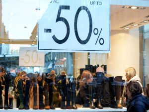 Saldi invernali: Valle d’Aosta parte il 2 gennaio, Regioni dal 3 gennaio