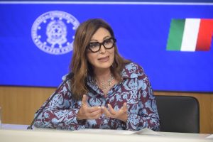 Turismo in Italia 2025: crescita del +7,1% grazie ai piccoli comuni, afferma Santanchè.