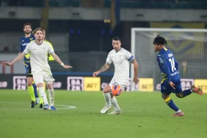 Lazio vince a Verona 0-1 grazie a un’autorete di Nelsson. Stabilita la supremazia biancoceleste.