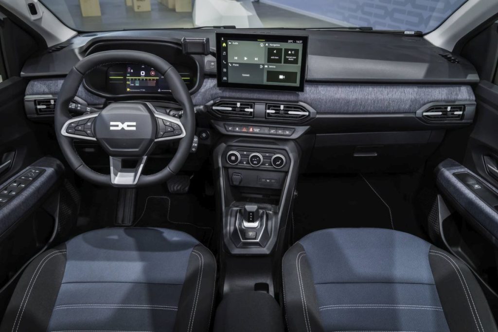 Dacia Sandero e Sandero Stepway: design interno rinnovato e moderno per un’esperienza di guida unica.