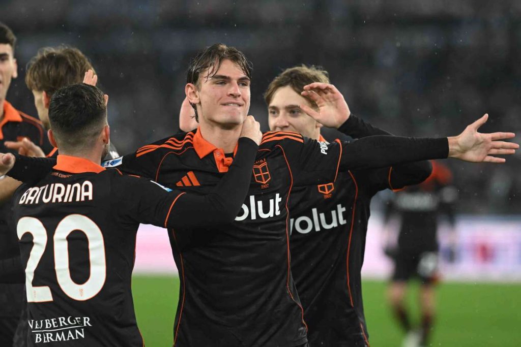 Como straripante all’Olimpico: Lazio sconfitta 3-0 in una giornata da dimenticare.