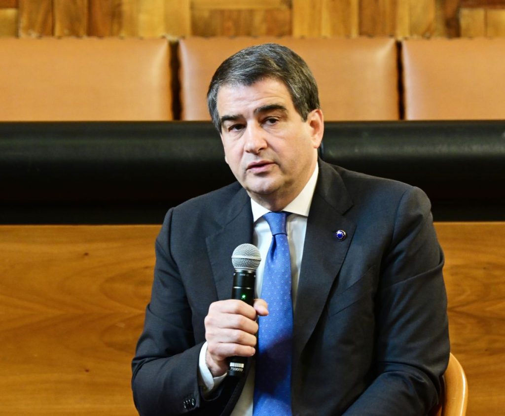 Pnrr, Fitto: elementi molto positivi ma non è uno strumento ordinario