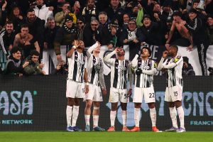 Juve supera il Napoli 3-0: gol di David, Yildiz e Kostic. Grande vittoria!