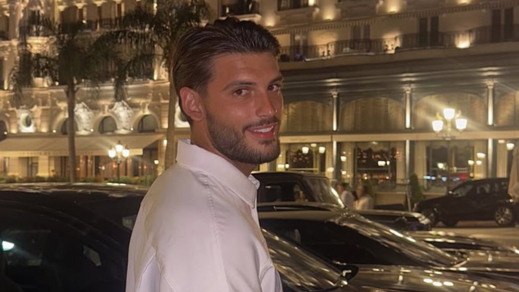 Ciro Solimeno commenta Martina De Ioannon: emergono dubbi sulla loro relazione.