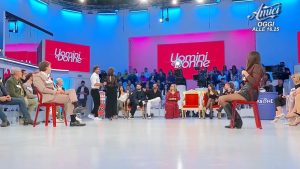 Uomini e Donne riparte su Canale 5 il 7 gennaio 2026. Non perdertelo!