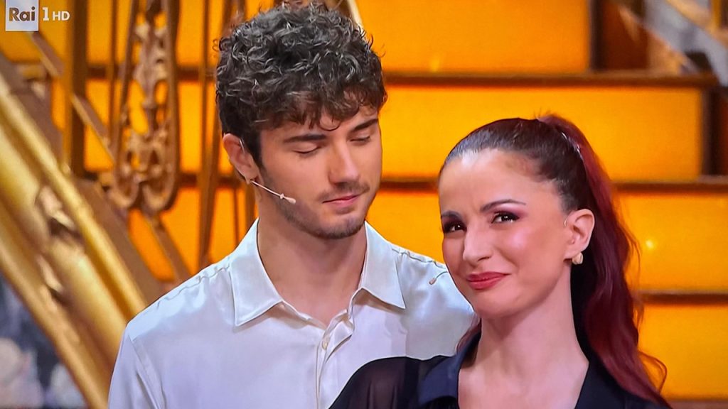 Scandalo: ha falsificato la sua età per uscire con Andrea Delogu