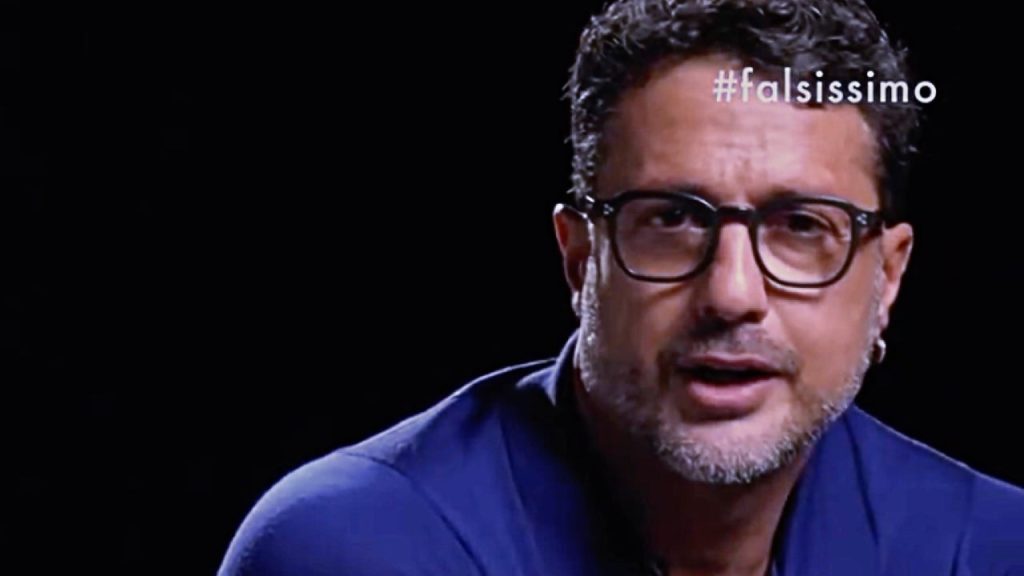 Fabrizio Corona: guadagni da Falsissimo e progetto per il format in televisione.