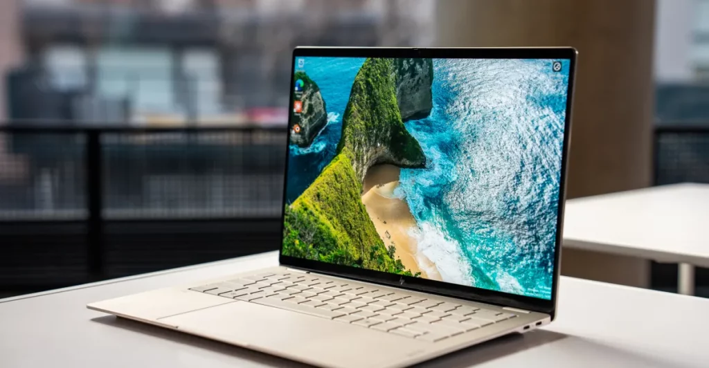 Nuovi OmniBook HP: potenziamenti hardware e schermi OLED per prestazioni superiori.