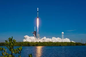 SpaceX ottiene l’approvazione FCC per lanciare 7.500 nuovi satelliti Starlink.