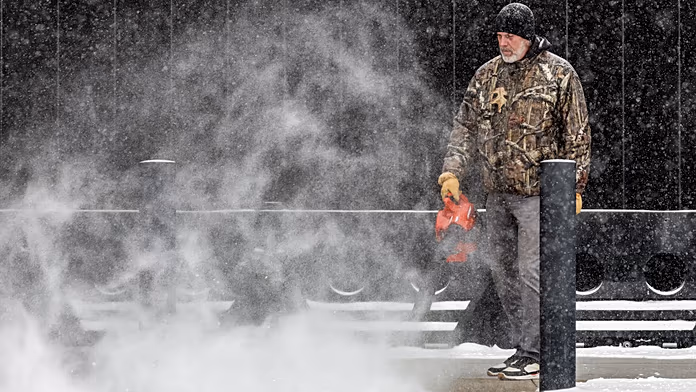 Gelo estremo negli Stati Uniti causa terremoti inattesi e temperature sotto zero.