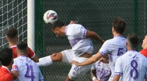 Colpire la palla di testa: possibile rischio aumentato di Parkinson e Alzheimer. Scopri i dettagli.