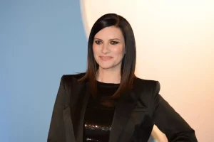 Laura Pausini e Julien Lieb lanciano “La dernière chanson (Due vite)”, nuova hit emozionante