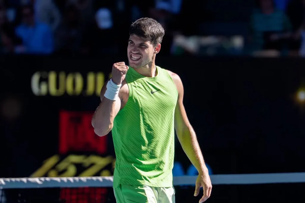 Alcaraz e Sabalenka brillano, Paolini attesa al terzo turno degli Australian Open.