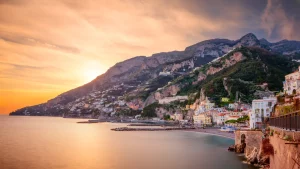 I borghi più affascinanti della Costiera Amalfitana da scoprire.
