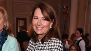 Eleganza senza tempo: la giacca a quadri di Carole Middleton per un compleanno indimenticabile.