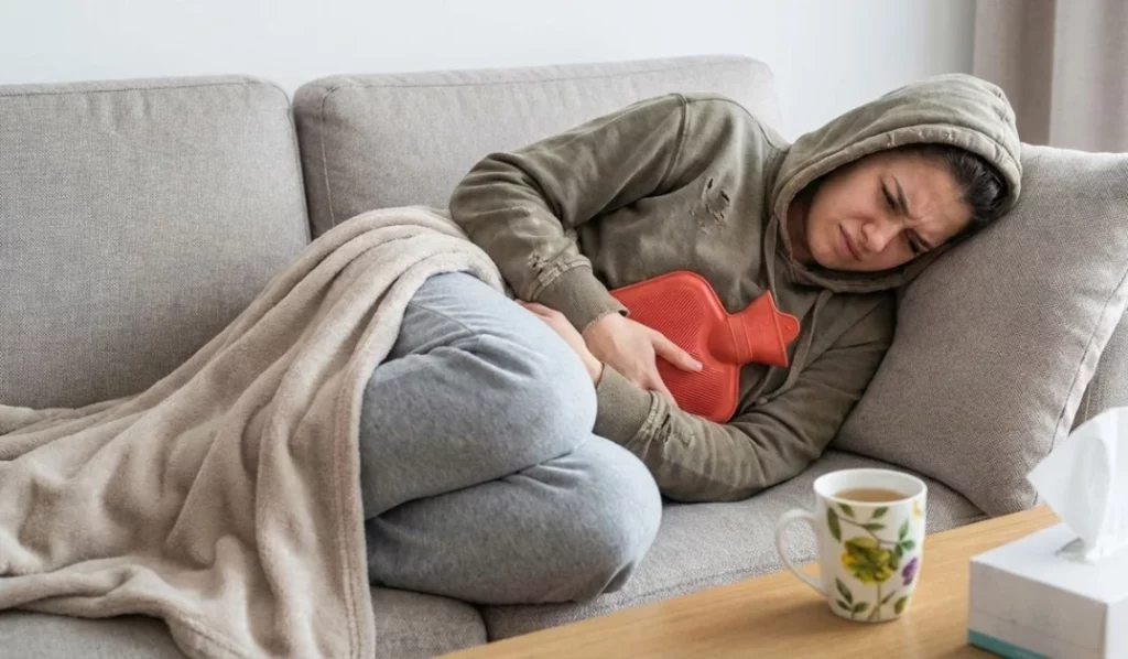 Freddo e ciclo mestruale: come il clima invernale influisce sul corpo femminile