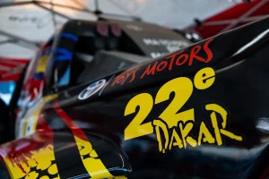 Dakar 2023: Sanders e Al Rajhi sfidano, Sainz punta al sogno della vittoria.