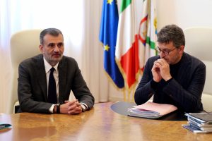 Decaro: La Regione supporta i Comuni contro l’abusivismo edilizio con un nuovo tavolo di confronto.