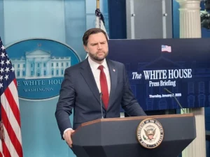 Vance critica i media a Minneapolis e annuncia nuove misure contro le frodi federali.