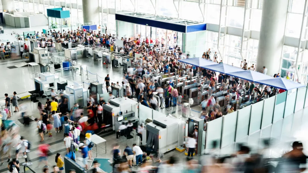 Heathrow elimina la regola dei liquidi da 100ml: ecco cosa sapere.