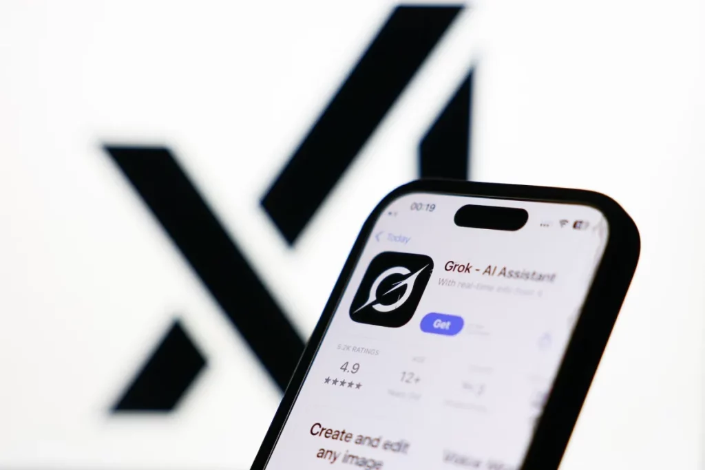 Indonesia blocca Grok per deepfake sessuali non consensuali. Protezione e sicurezza online in primo piano.