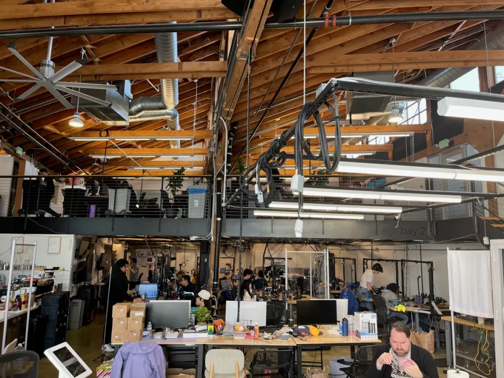 Physical Intelligence cerca di raccogliere un miliardo di dollari in nuovi investimenti.