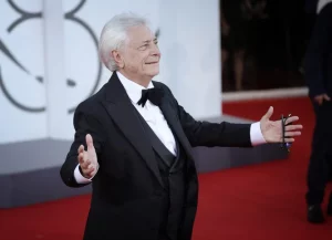 Nino D’Angelo riceve la cittadinanza onoraria di Sarno: evento speciale in arrivo