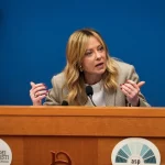 Meloni: Riduzione delle tasse per famiglie e lavoro, incrementando il reddito disponibile in busta paga.