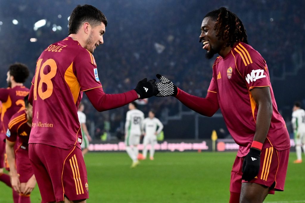 Roma trionfa 2-0 contro il Sassuolo: decisivi Koné e Soulé nel finale.