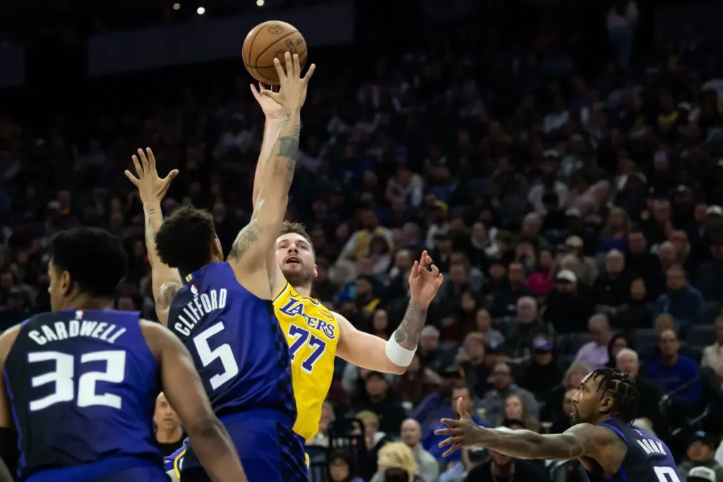 Boston perde a Indianapolis, Doncic straordinario, ma Lakers subiscono un’altra sconfitta.