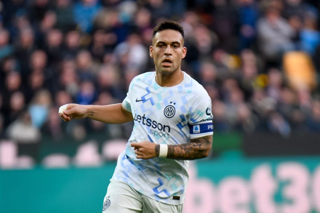 Lautaro guida l’Inter alla vittoria 1-0 contro l’Udinese: punti fondamentali in trasferta.