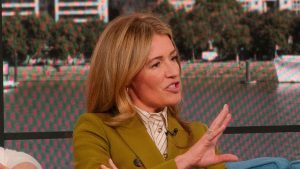 Cat Deeley svela il suo elegante completo chartreuse, trend primaverile del 2026.